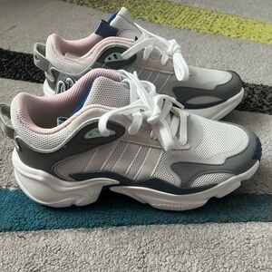 Adidas Originals Magmur Runner Woman’s Sneakers